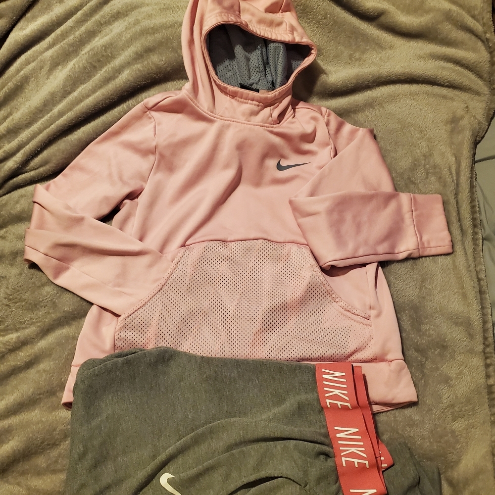 Nike Dri-Fit Sweatsuit
